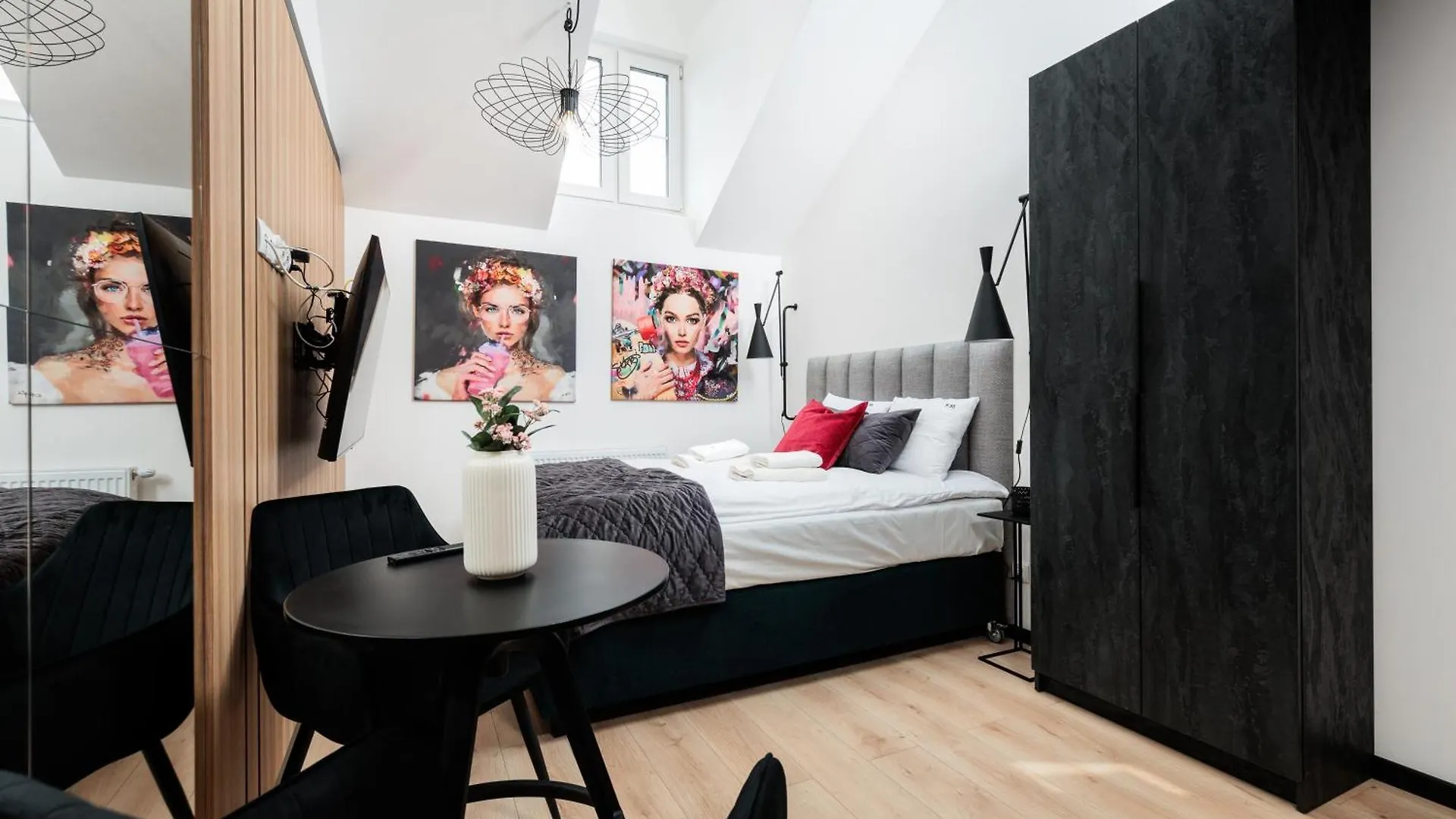Apartament Krowoderska 55 - By Upstairs Kraków Polska